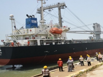 Paradip port cargo traffic up 16 per cent in 2016-17